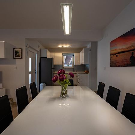 Villa Vesa Севид Екстериор снимка