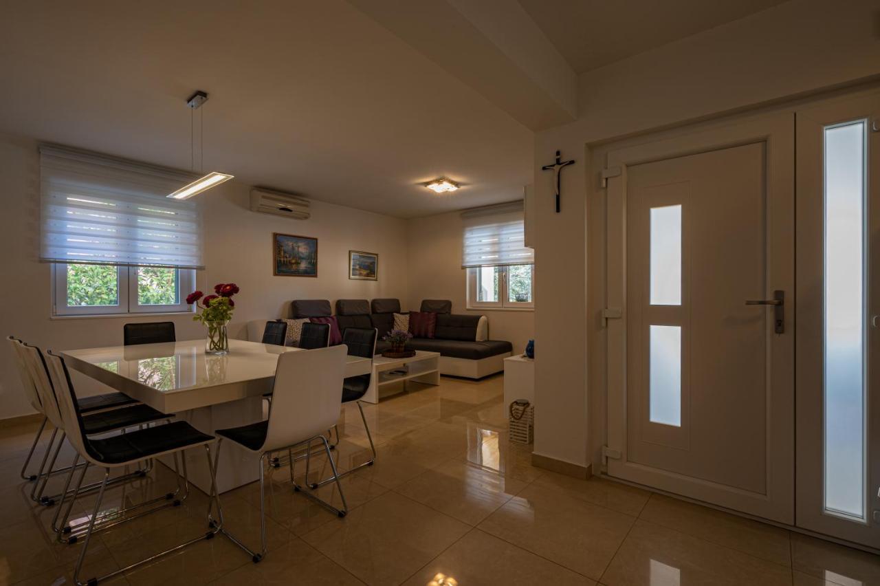 Villa Vesa Севид Екстериор снимка
